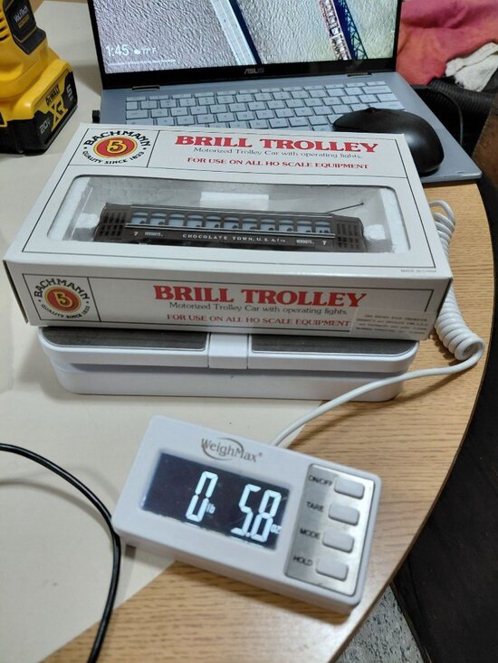 Bachmann Hershey Brill Trolley 7 HO Scale Motorized Car W/Operating Lights 61037 - Picture 7 of 7